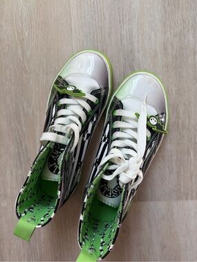 Ground Up Beetlejuice It’s Showtime High Top Sneakers Women’s 6.5
